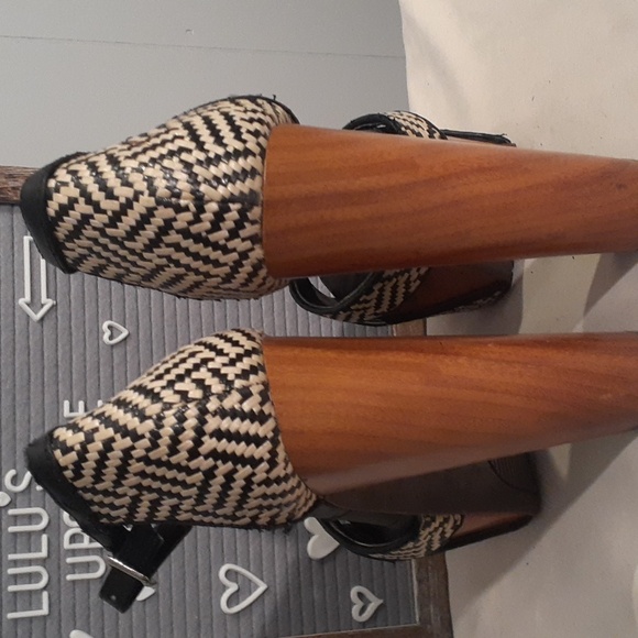 JESSICA SIMPSON HEELS - Picture 5 of 8